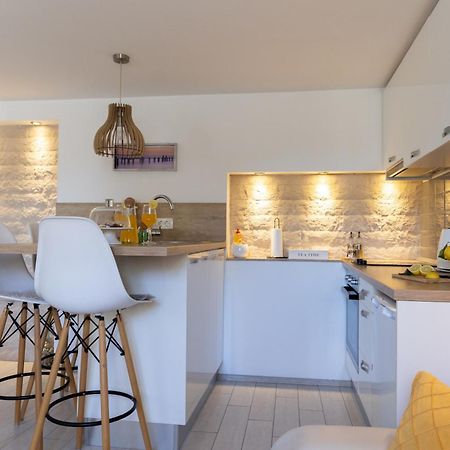 Central Split Rooms And Apartments Paese Екстер'єр фото