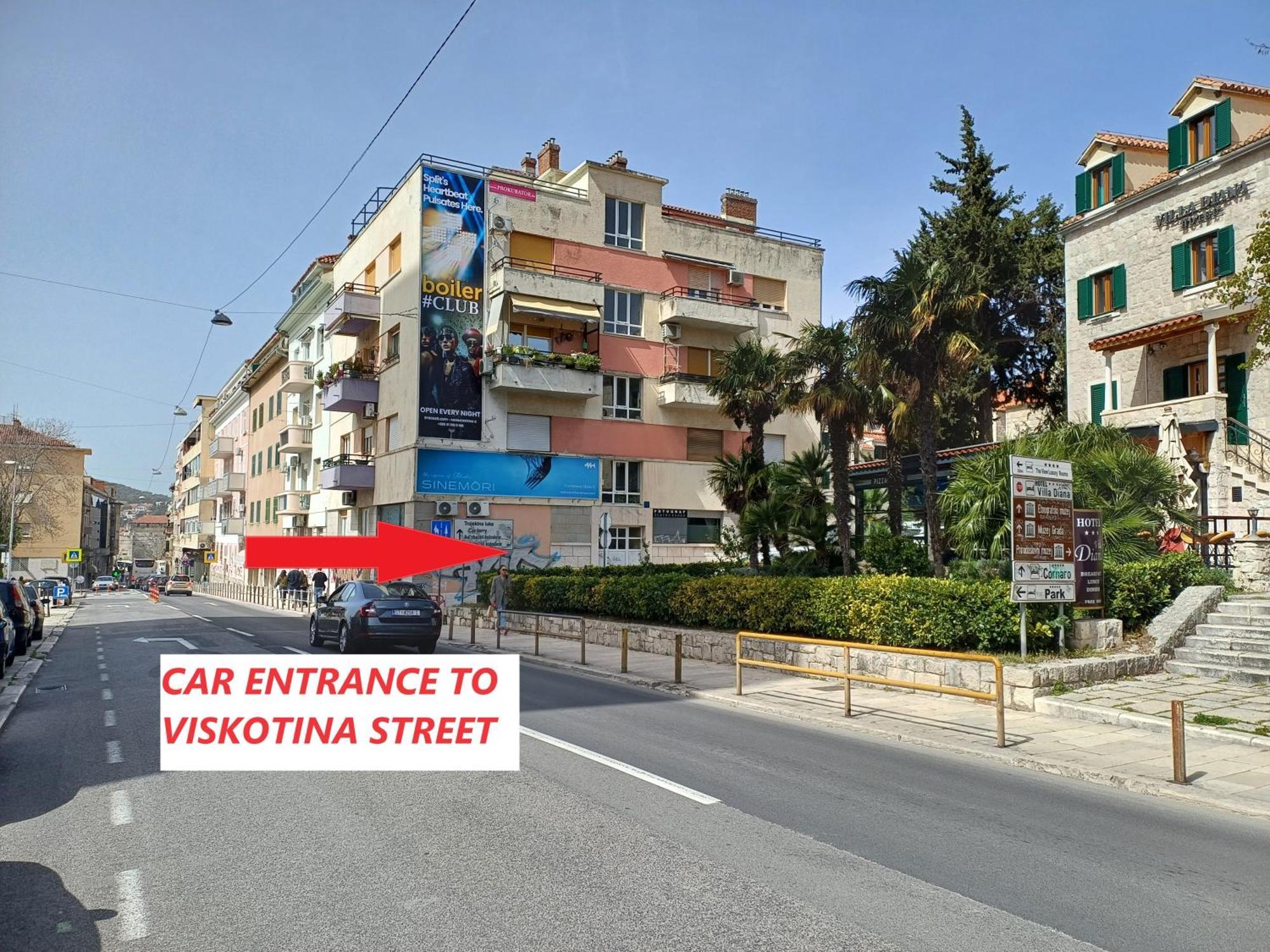 Central Split Rooms And Apartments Paese Екстер'єр фото