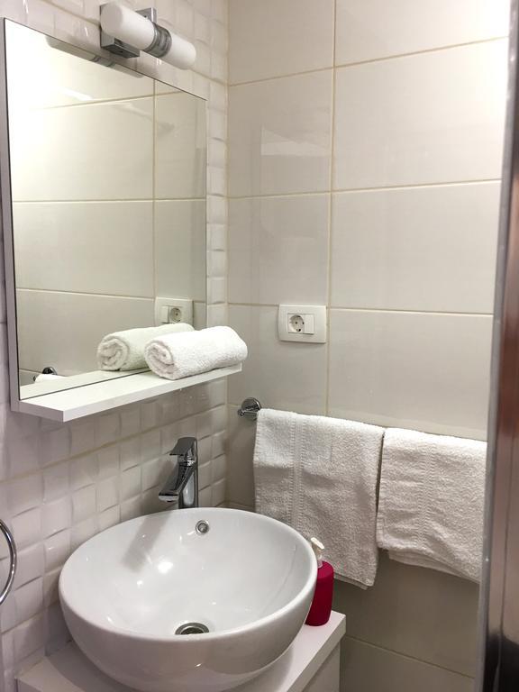 Central Split Rooms And Apartments Paese Екстер'єр фото